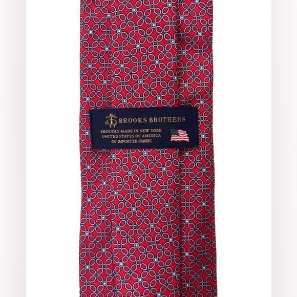 BROOKS BROTHER Silk Solid is burgundy Tie BRAND NEW - Picture 6 of 7